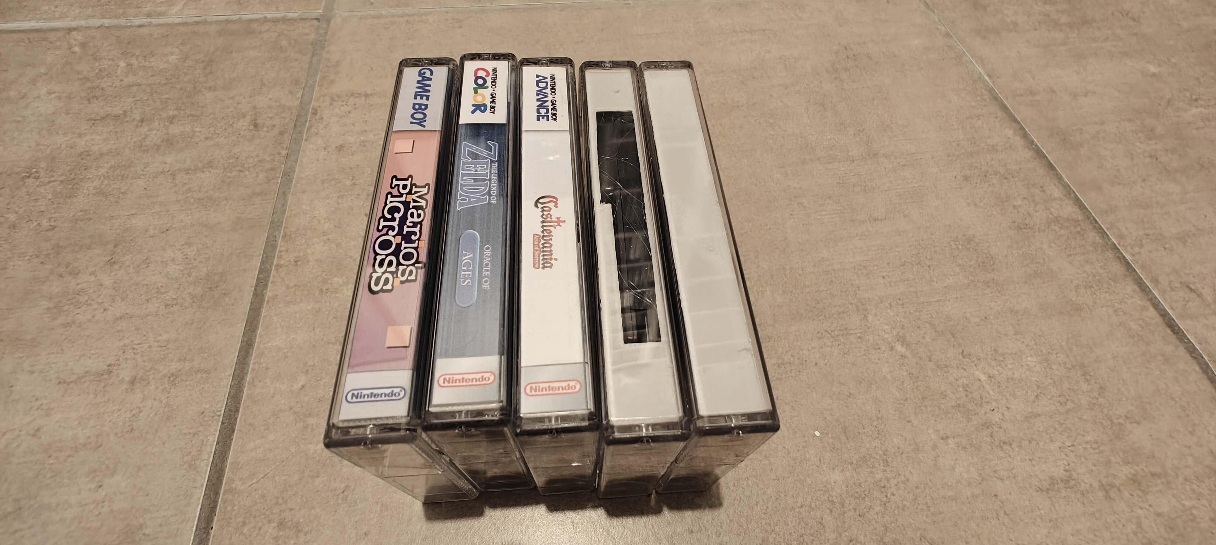 Pochettes en place dans les boîtiers