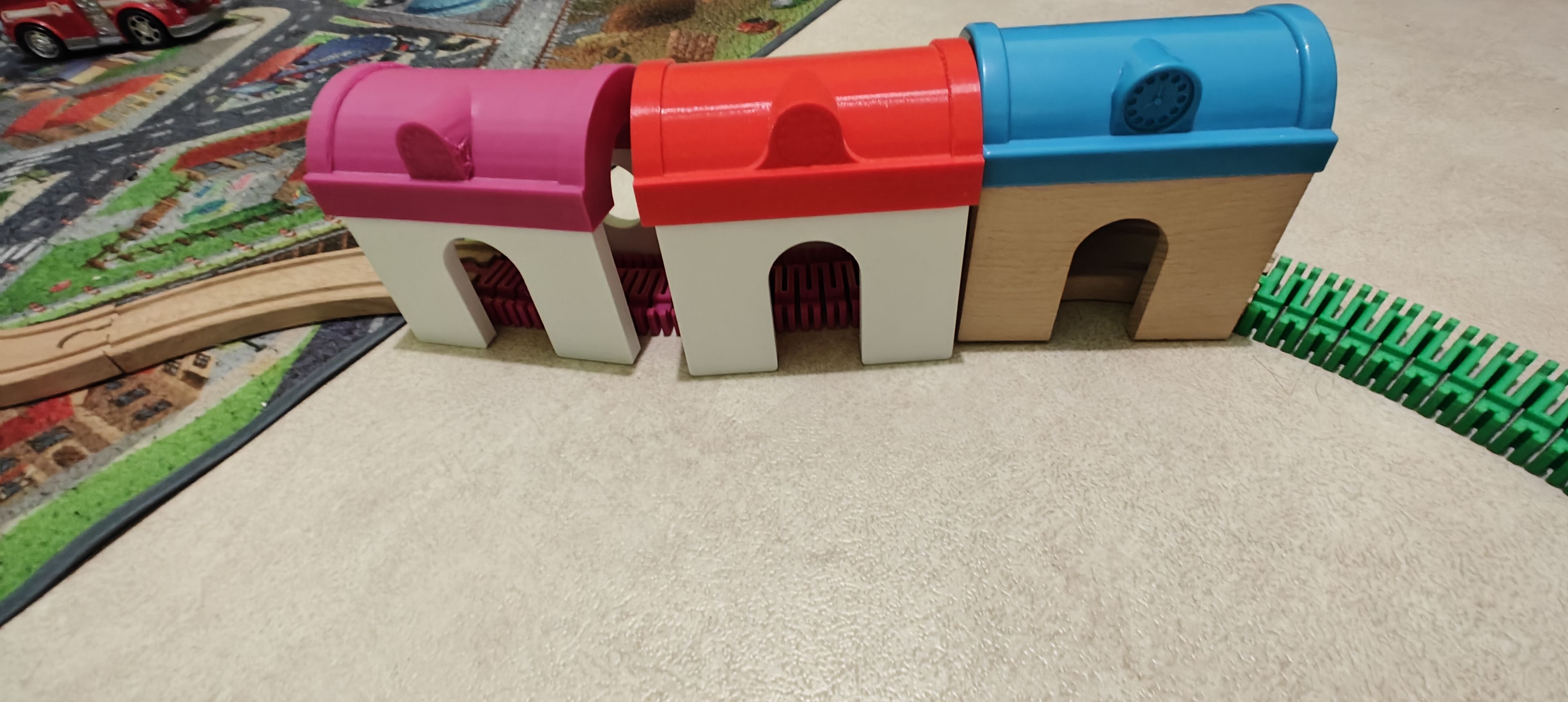 Rails de trains et petites gares